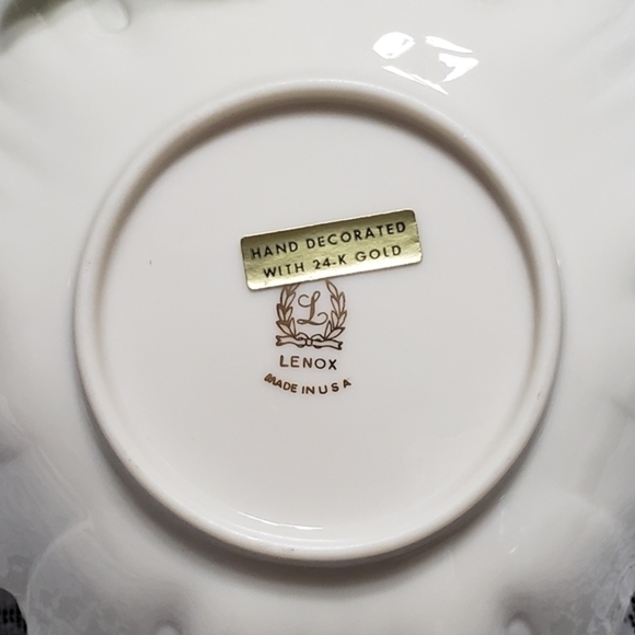 LENOX Vintage Aegean 24 K Gold Trimmed Triangular Serving Dish - Picture 5 of 7